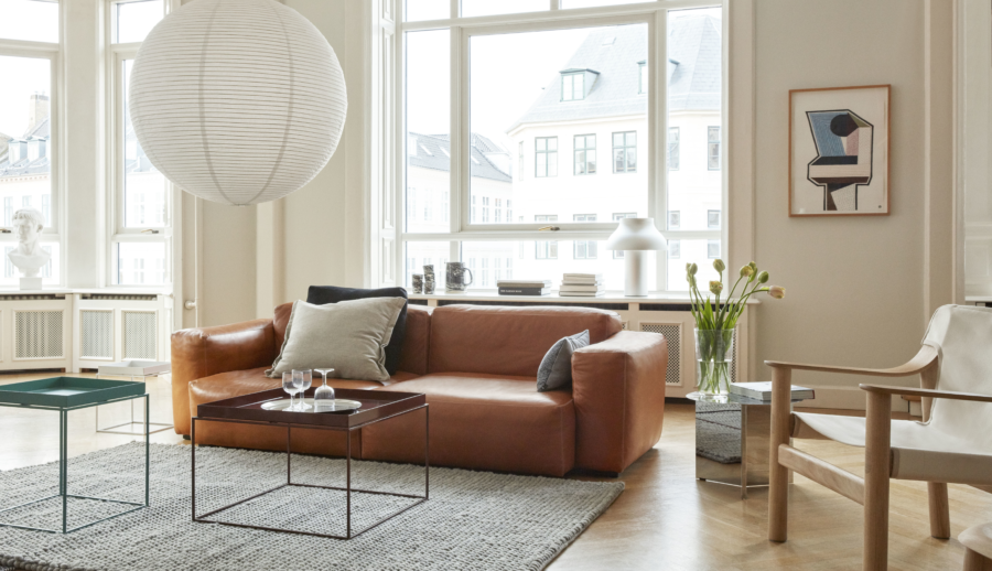 Mags Soft Low 25 Seater Combination 1 Sense cognac light grey stitching Tray Table Coffee Chocolate High Gloss