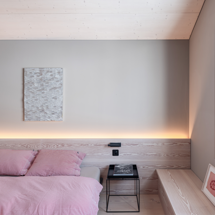 A04-interiordesign-basel-dinesen-douglasie-innenausbau-innenarchitektur-inneneinrichtung-andermatt-chalet-schlafzimmer-bedroom